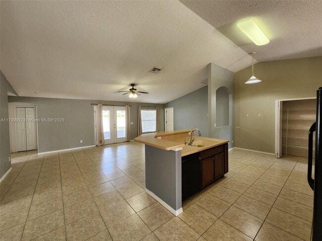 316 SW Kestor Dr in Port St. Lucie, FL - Building Photo - Building Photo