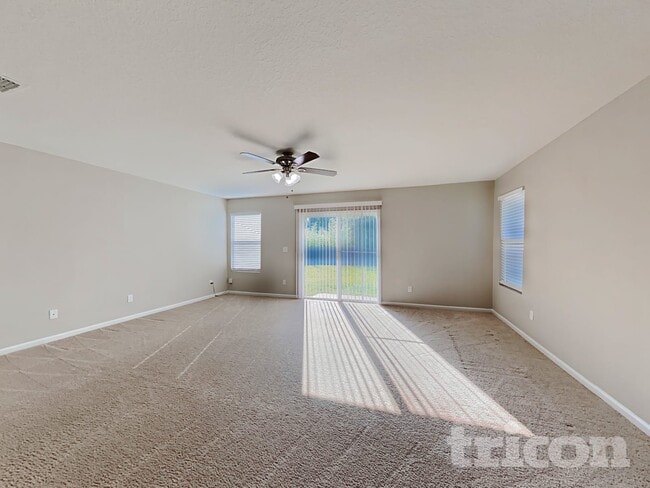 1354 Sarahs Landing Dr in Jacksonville, FL - Foto de edificio - Building Photo