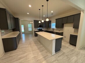 38404 Queen St in Prairieville, LA - Building Photo - Building Photo