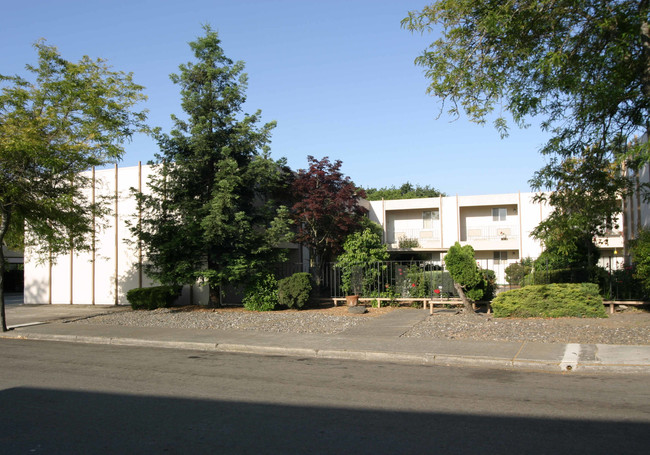 Kimberly Court Apartments in Santa Rosa, CA - Building Photo - Building Photo