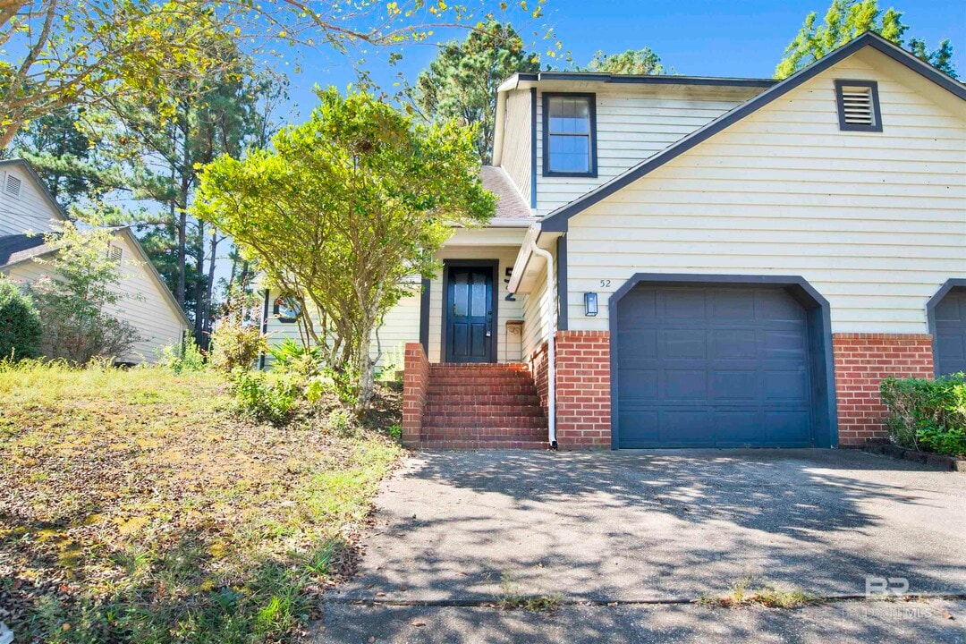 52 Lake Shore Dr in Daphne, AL - Building Photo
