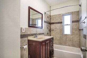 28 Moreland St, Unit 1 in Somerville, MA - Building Photo - Building Photo