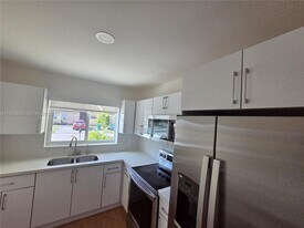 2851 NW 203rd Ln in Miami Gardens, FL - Building Photo