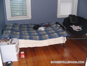 40 Calvin St, Unit 2 in Somerville, MA - Building Photo - Building Photo