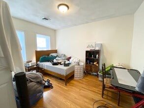 128 Hillside St, Unit 3 in Boston, MA - Building Photo - Building Photo