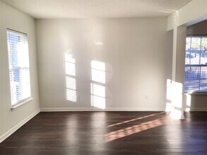 4987 Harthill Ave in Summerville, SC - Building Photo - Building Photo