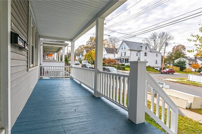 107 Davis st, Unit 1st floor in New Haven, CT - Foto de edificio - Building Photo