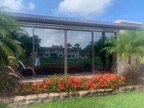 123 Lake Gloria Dr in West Palm Beach, FL - Building Photo - Building Photo