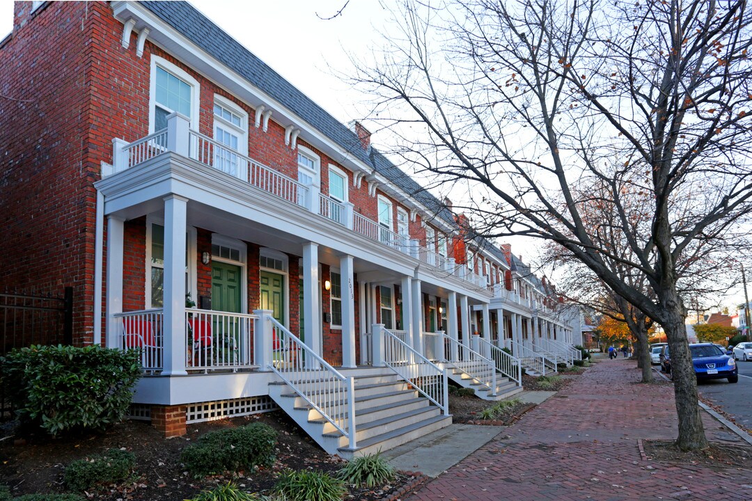 Cary West/St. Andrews/Randolph/Grove in Richmond, VA - Building Photo