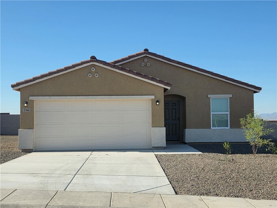 2546 Montano Ridge Dr in Bullhead City, AZ - Building Photo