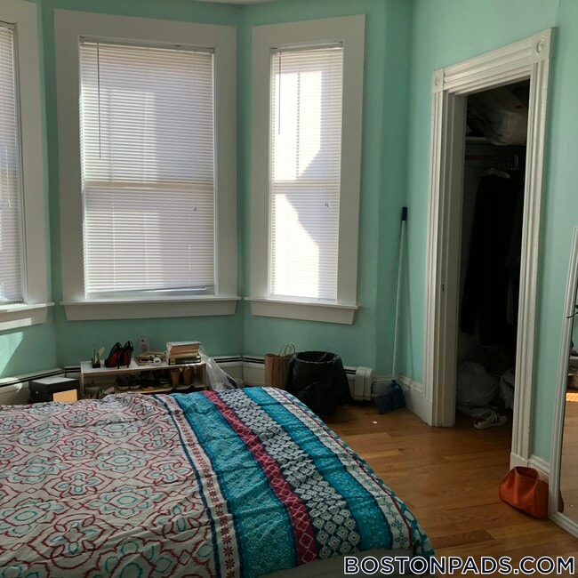 35 Brookline St, Unit 2 in Cambridge, MA - Building Photo - Building Photo