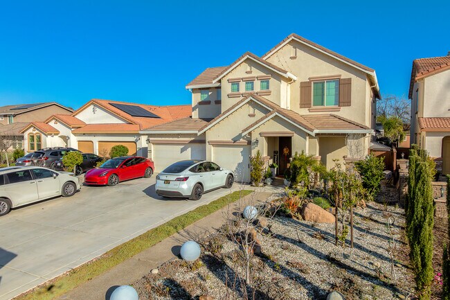 Redwood Collection at Parkside in Sacramento, CA - Building Photo - Building Photo
