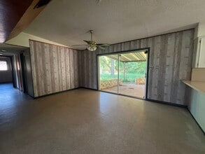 1030 Louise Ln in Wake Village, TX - Building Photo - Building Photo