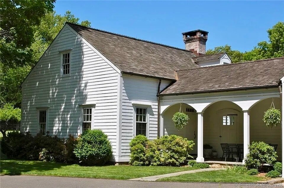 34 Division St in Easton, CT - Building Photo