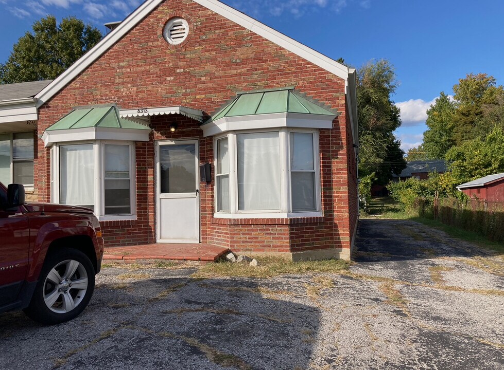 6315 Heege Rd, Unit 6313 Heege in Affton, MO - Building Photo