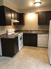 130-132 E Home Ave in Selah, WA - Building Photo - Building Photo