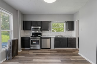 1312 3rd St in Moline, IL - Foto de edificio - Building Photo