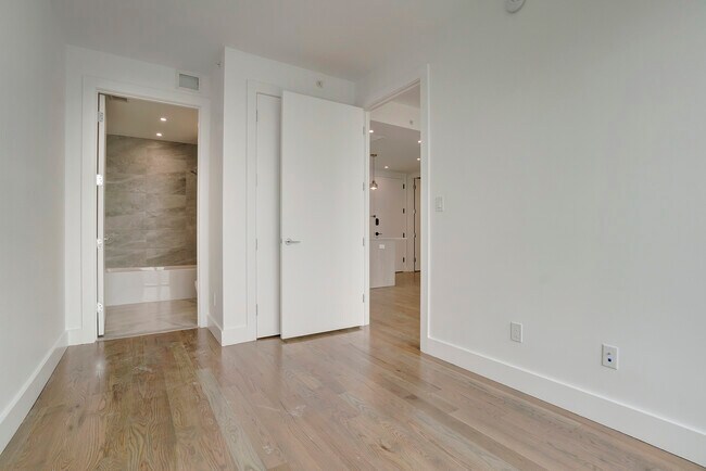 152 Erasmus St-Unit -405 in Brooklyn, NY - Building Photo - Building Photo