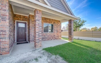 898 Rd 3556 in Cleveland, TX - Building Photo - Building Photo