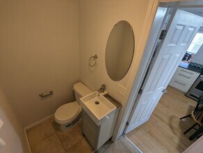 1824 Fox Way, Unit Front in Pittsburgh, PA - Foto de edificio - Building Photo