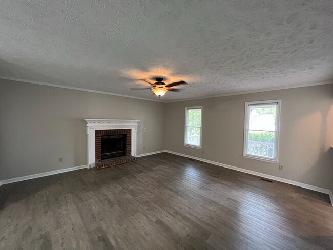 6837 St Julian Way in Fayetteville, NC - Building Photo - Building Photo