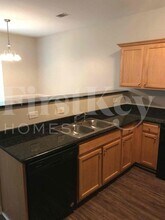 5048 Pioneer Pkwy in Mcdonough, GA - Foto de edificio - Building Photo