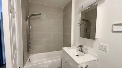 9981 Stanwin Ave in Los Angeles, CA - Foto de edificio - Building Photo