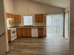 7815 Deschutes Dr in Pasco, WA - Building Photo - Building Photo