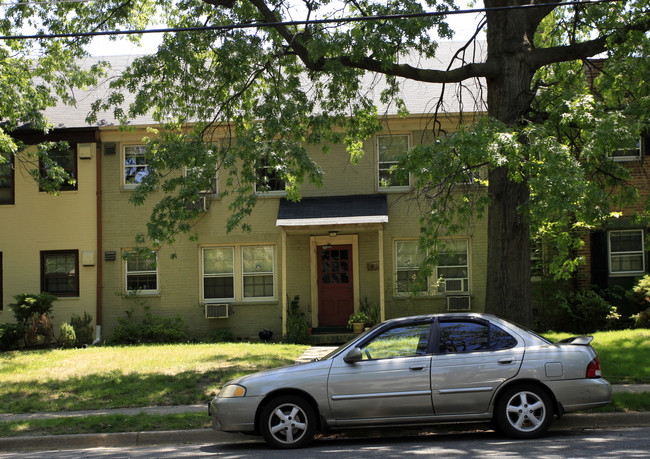 818 S Alfred St in Alexandria, VA - Building Photo - Building Photo