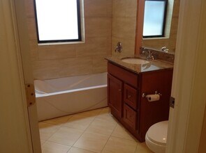 6209 S University Ave, Unit 2N in Chicago, IL - Building Photo - Building Photo