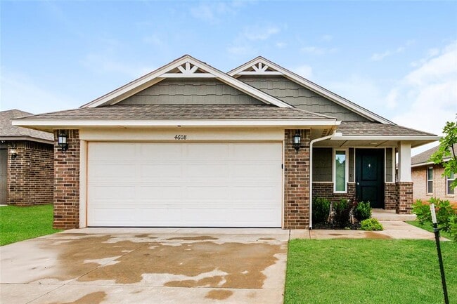 4608 Crystal Clear Ln