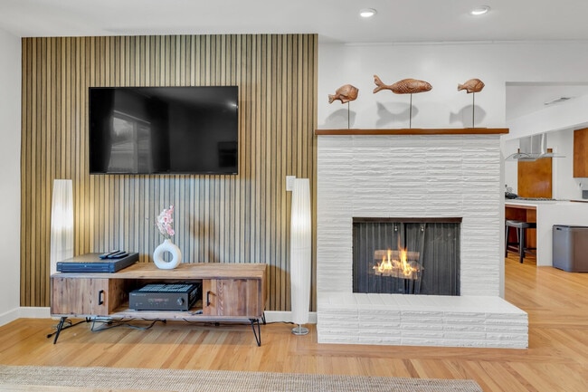 6836 S Land Park Dr, Unit SI ID1473530P in Sacramento, CA - Building Photo - Building Photo