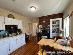 2 Gilson Terrace, Unit 2 in Somerville, MA - Foto de edificio - Building Photo