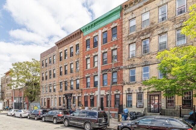 136 Grattan St in Brooklyn, NY - Building Photo - Building Photo
