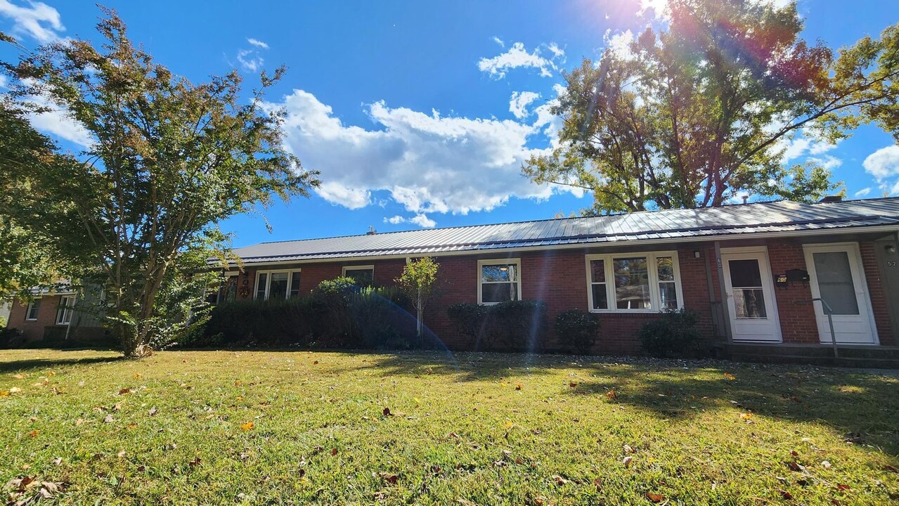 60 Elm Bend Rd in Brevard, NC - Building Photo