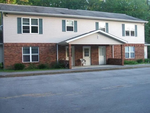 602 Forest Ln, Unit 503 in Halfmoon, NY - Building Photo