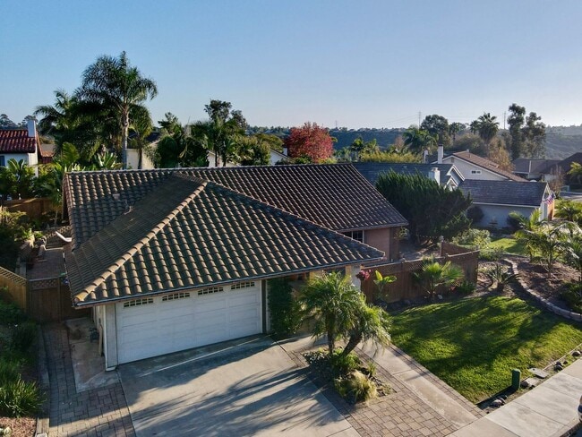 7948 Represa Cir in Carlsbad, CA - Building Photo - Building Photo