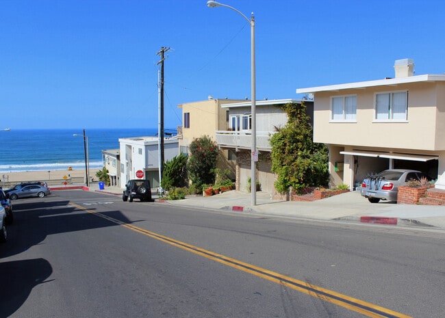 121 Rosecrans Pl, Unit 4