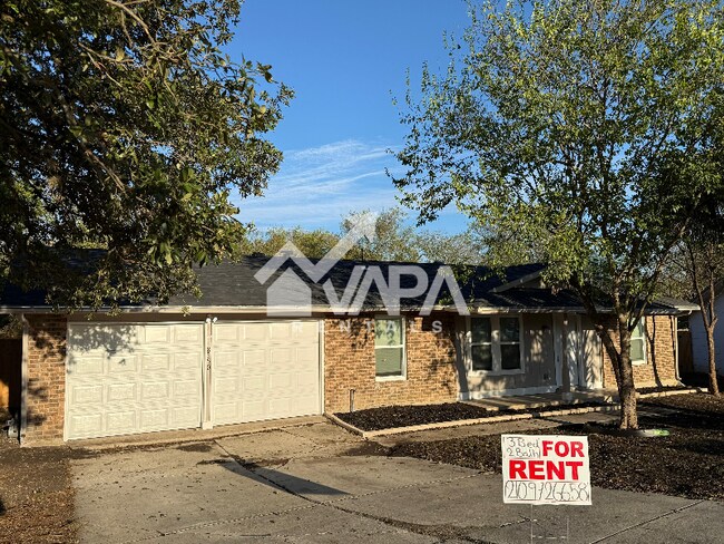 8350 Hastings in San Antonio, TX - Foto de edificio - Building Photo