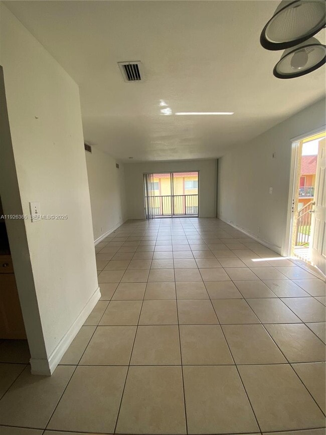 2840 NW 55th Ave in Lauderhill, FL - Building Photo - Building Photo