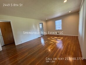 2449 S 8th St in Springfield, IL - Building Photo - Building Photo