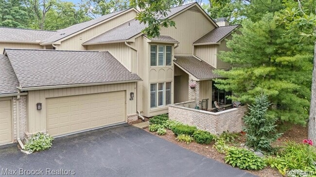 property at 1109 Ivyglen Cir