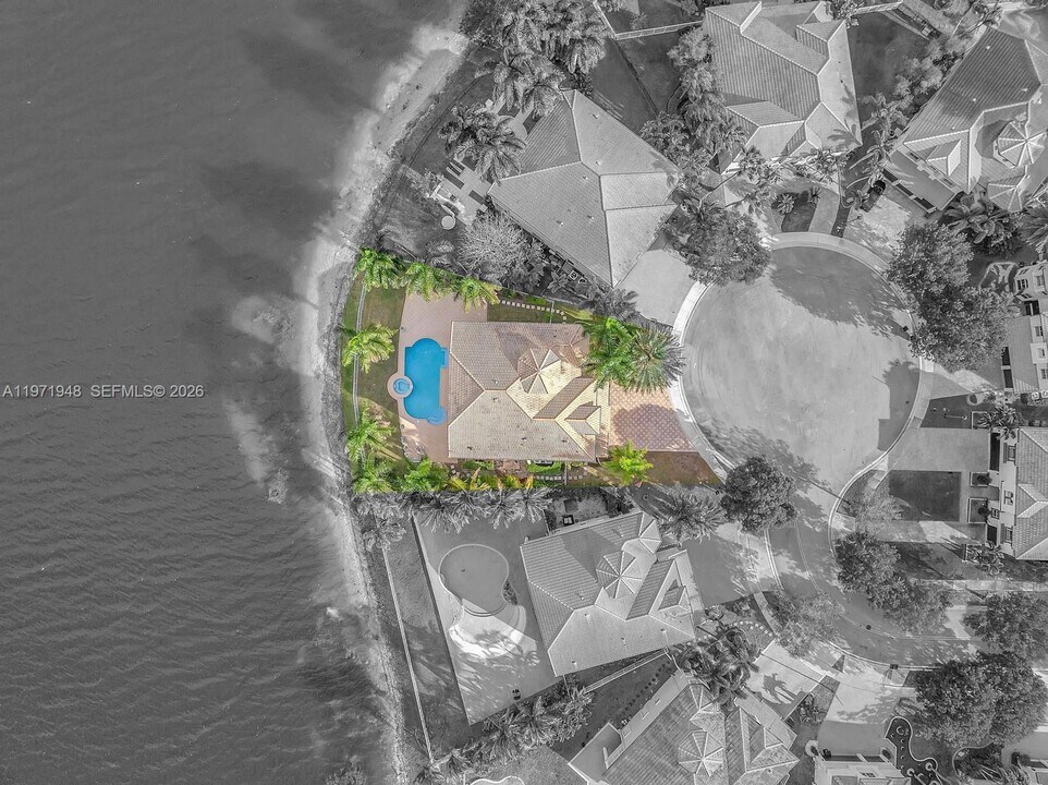 5028 SW 170th Ave in Miramar, FL - Building Photo