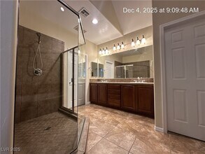 9216 Tudor Park Pl in Las Vegas, NV - Foto de edificio - Building Photo