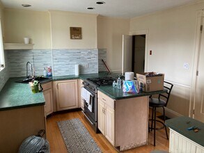 716 Franklin St, Unit 1 in Melrose, MA - Building Photo - Building Photo