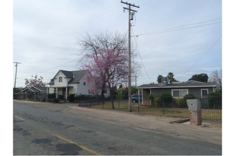 1018 S 1st St in Turlock, CA - Building Photo - Building Photo