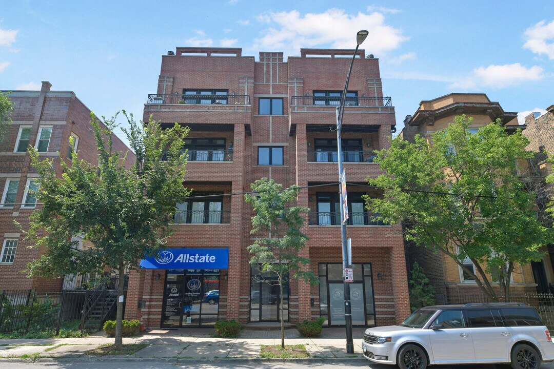 3806 N Ashland Ave in Chicago, IL - Building Photo