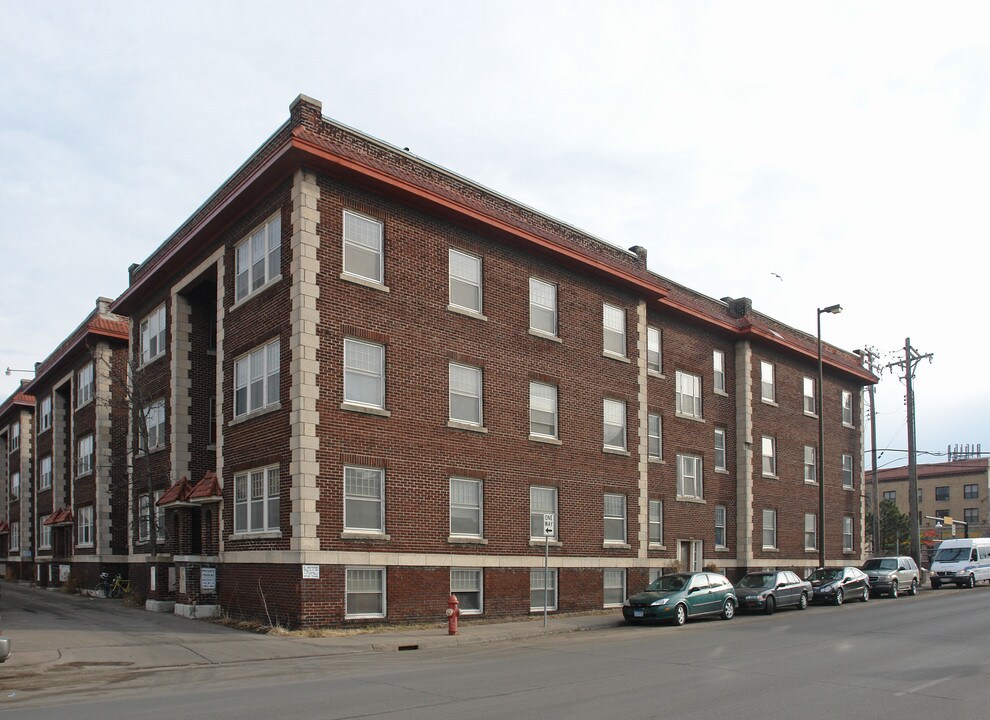 Lagoon Terrace in Minneapolis, MN - Building Photo