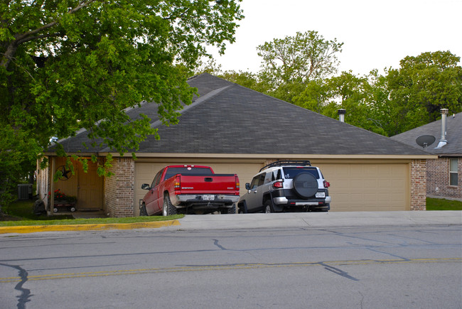 1010 Jameson in Weatherford, TX - Foto de edificio - Building Photo