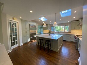 51 Hawthorne Rd in New Canaan, CT - Building Photo - Building Photo